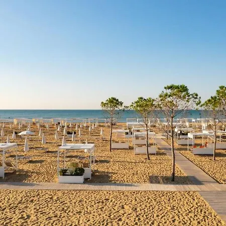 In A Quiet Area Next To The Sea Апартаменты